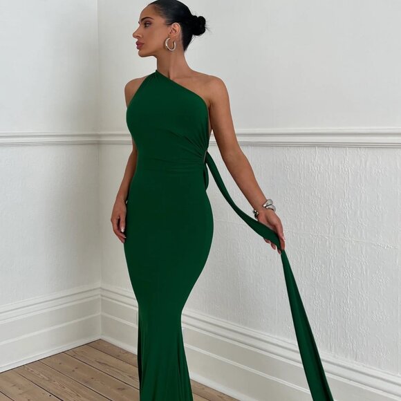 Melani The Label | Dresses | Stunning Emerald Green Melani The Label Sofia  Gown | Poshmark